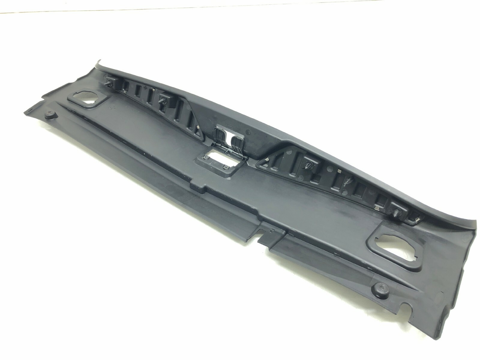 2014-2020 MASERATI QUATTROPORTE TRUNK SILL SCUFF TRIM OEM.
