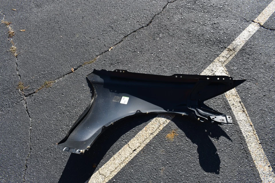 Lexus GS300 2006-2011 guardabarros lado izquierdo fabricante de equipos originales Foto 4 de 4