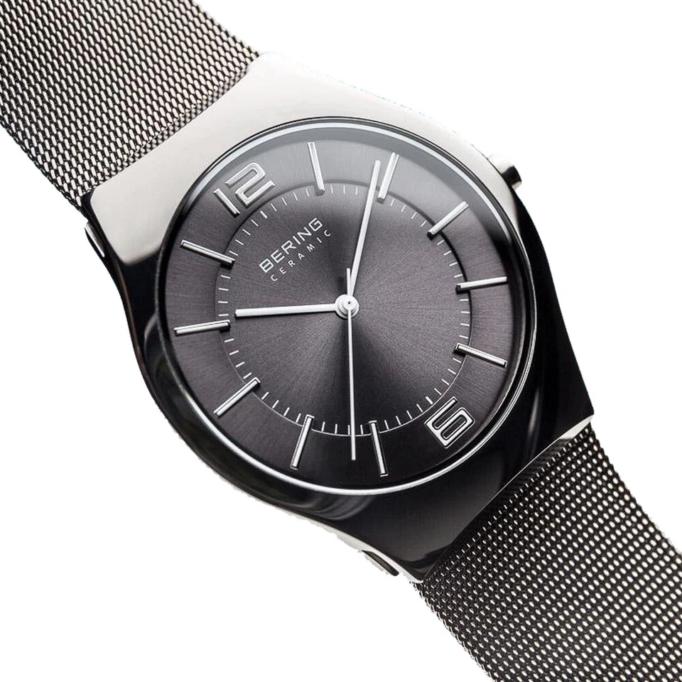Reloj para hombre Bering Time cerámica pulida caja plateada con esfera gris. Foto 4 de 4