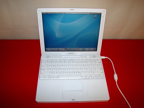 Apple iBook G4 Laptops M9426LL/A -256MB 30GB 1.07GHz A1054