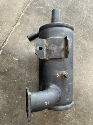Muffler fits LS140 LS150 LX465 LX485 New Holland skid steer, NEW