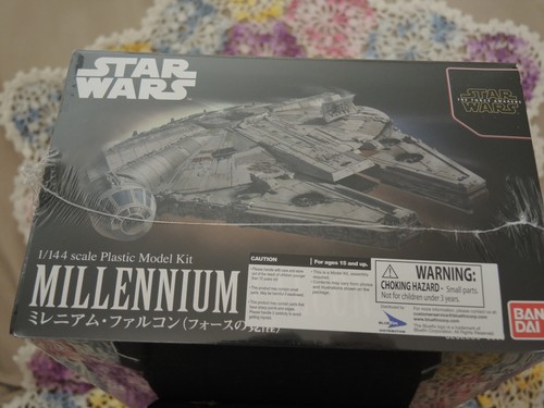 Star Wars The Force Awakens Millennium Falcon Bandai Model Kit 1:144 Scale - Picture 4 of 10