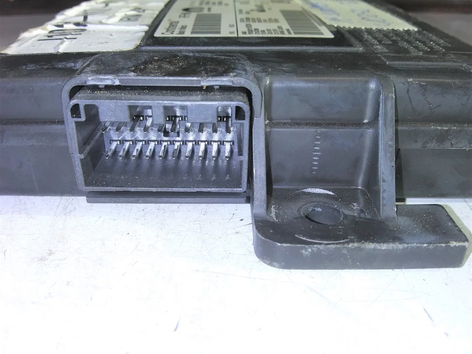 2019 Jeep Compass Keyless Entry Module P68411099AA - Image 3 of 4