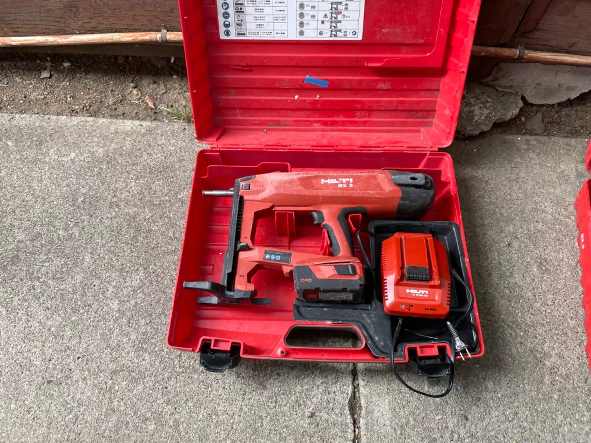 Hilti BX 3 battery actuated fastener nail gun tool 1 Battery