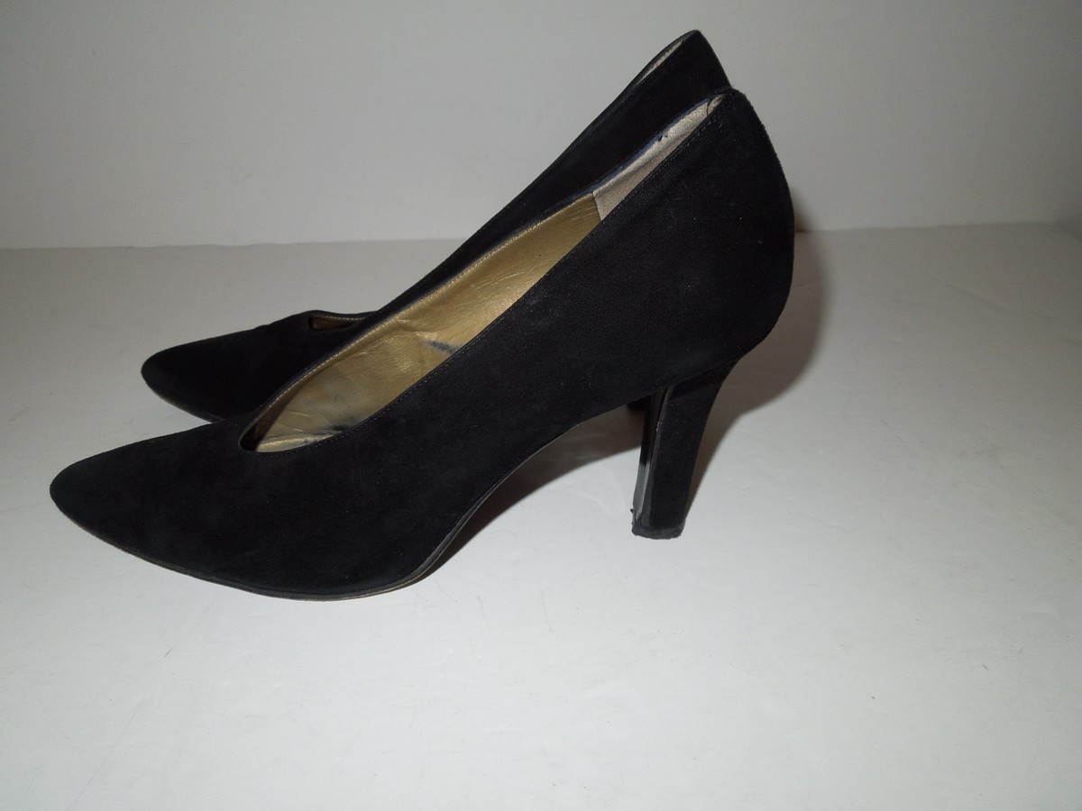 GUC Vintage Yves Saint Laurent Clara Black Suede Pumps Italy GUC Vintage Yves Saint Laurent Clara Black Suede Pumps Italy