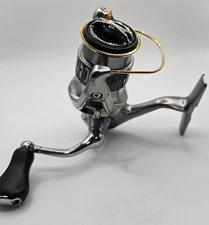 Shimano 15 Twin Power C2000HGS Spinning Reel from Japan