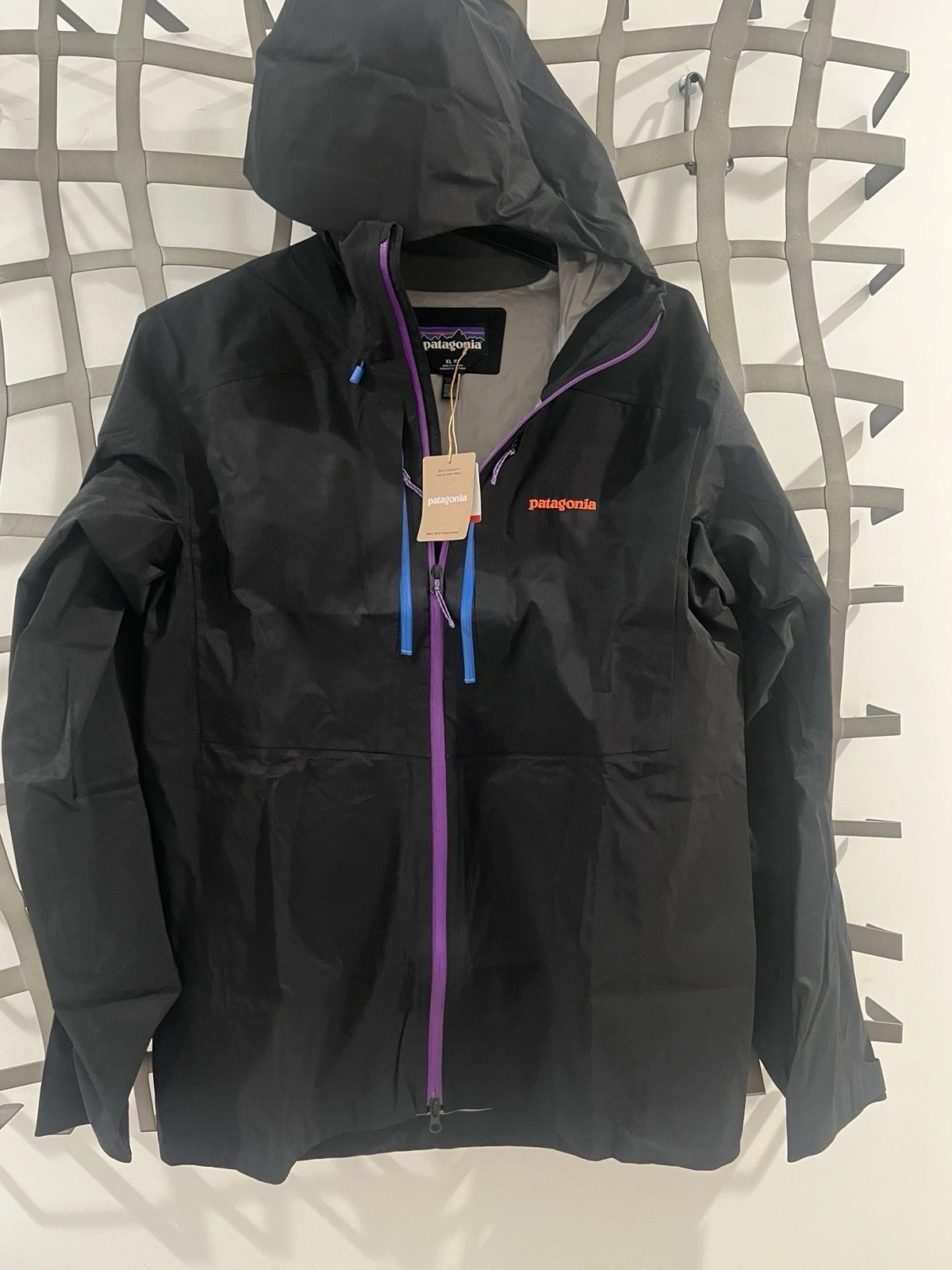 New Patagonia Men’s M10 Storm Jacket Black Purple Men’s XL
Opens in a new window or tab