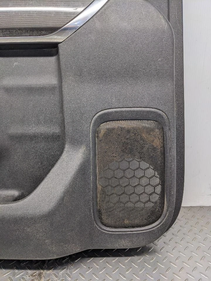 GMC SIERRA 2500 HD CREW CAB REAR LEFT INTERIOR DOOR PANEL TRIM COVER OEM 1176670 - Image 4 of 4