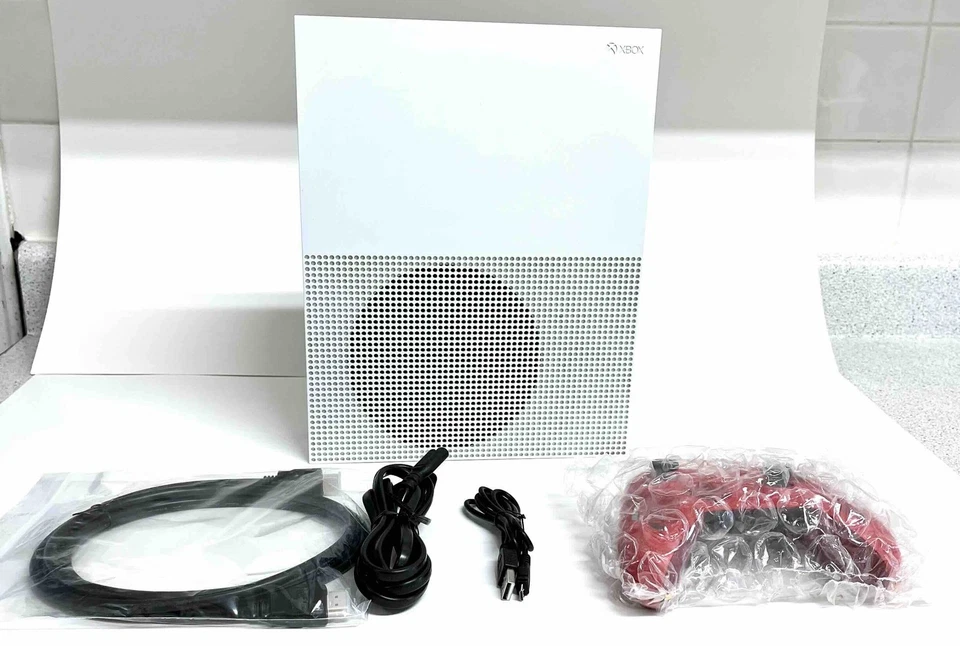 MICROSOFT | XBOX ONE S | 1TB | W/ PULSE RED WIRELESS CONTROLLER | MAKE AN OFFER! - Image 4 of 4