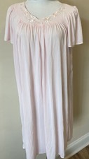 Miss Elaine Classics Size S Pink Embroidered Nightgown and Robe Set W Tags