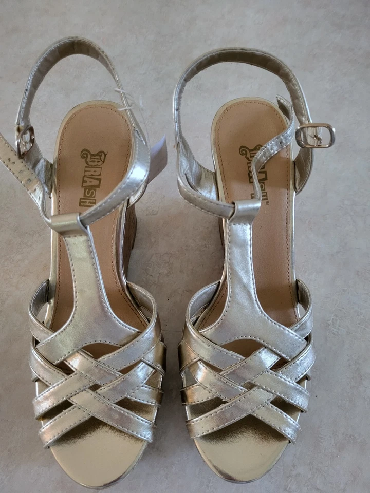 Sandálias anabela femininas OURO sapatos dourados 9 1/2 NOVAS - Imagem 2 de 4