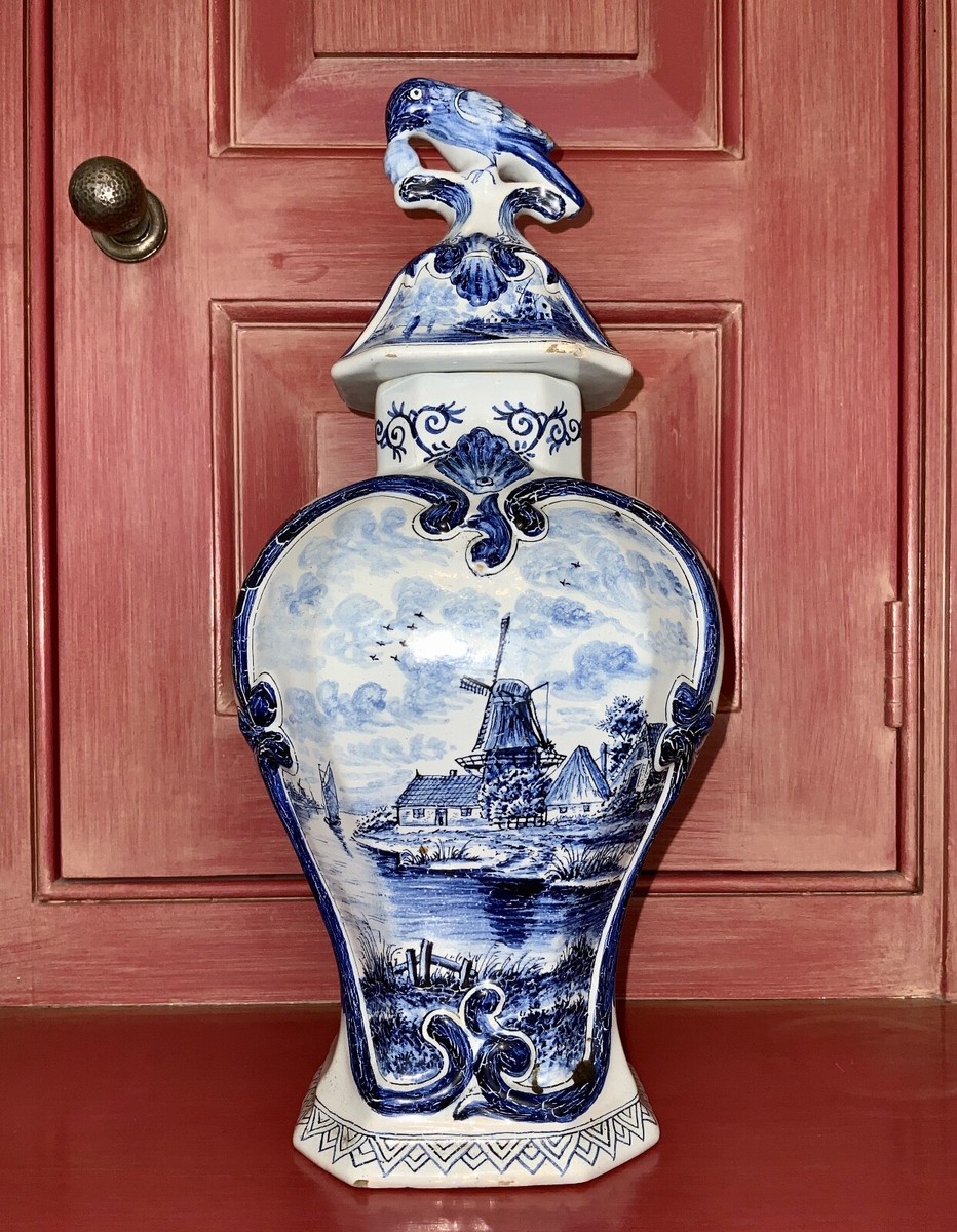 工芸品 Makkum Delft Royal Tichelaar Makkum Delft Blue Lidded Urn c. 1880-1895