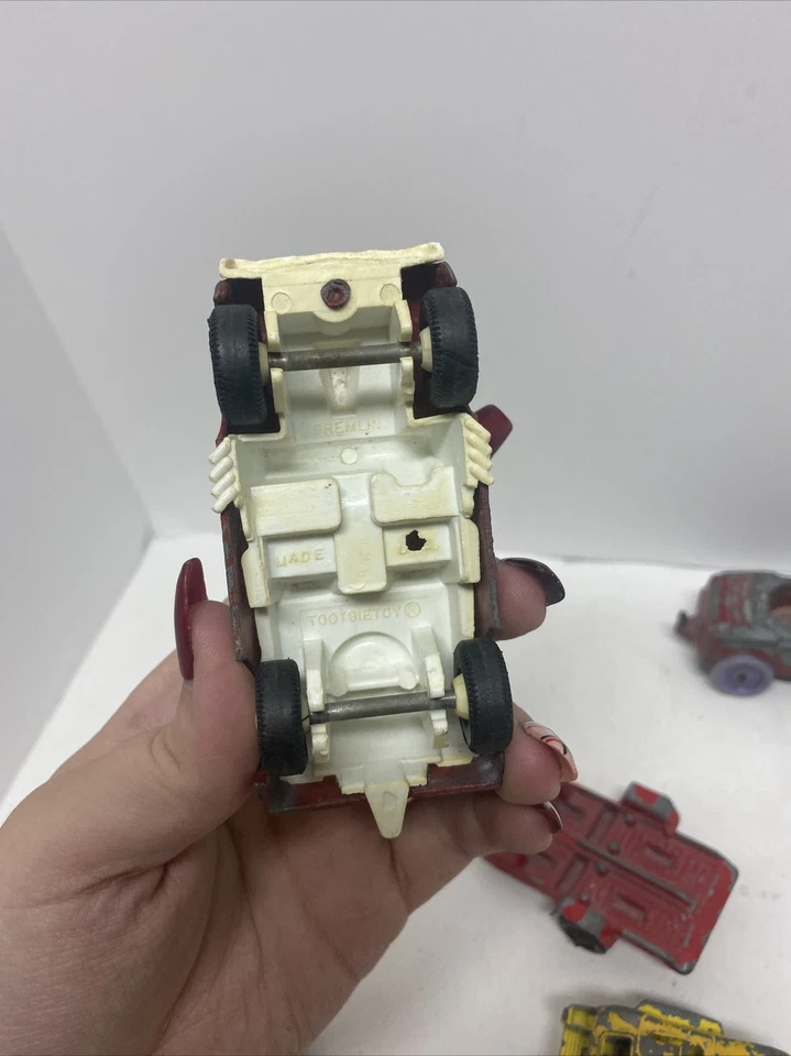 Vintage Tootsietoy 7 cars 3 trailers lot - Image 3 of 4