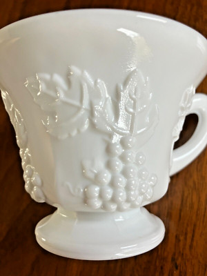 Colony Glass Co. 1960-70's Harvest Grape White Milk Glass 5oz Coffee ...
