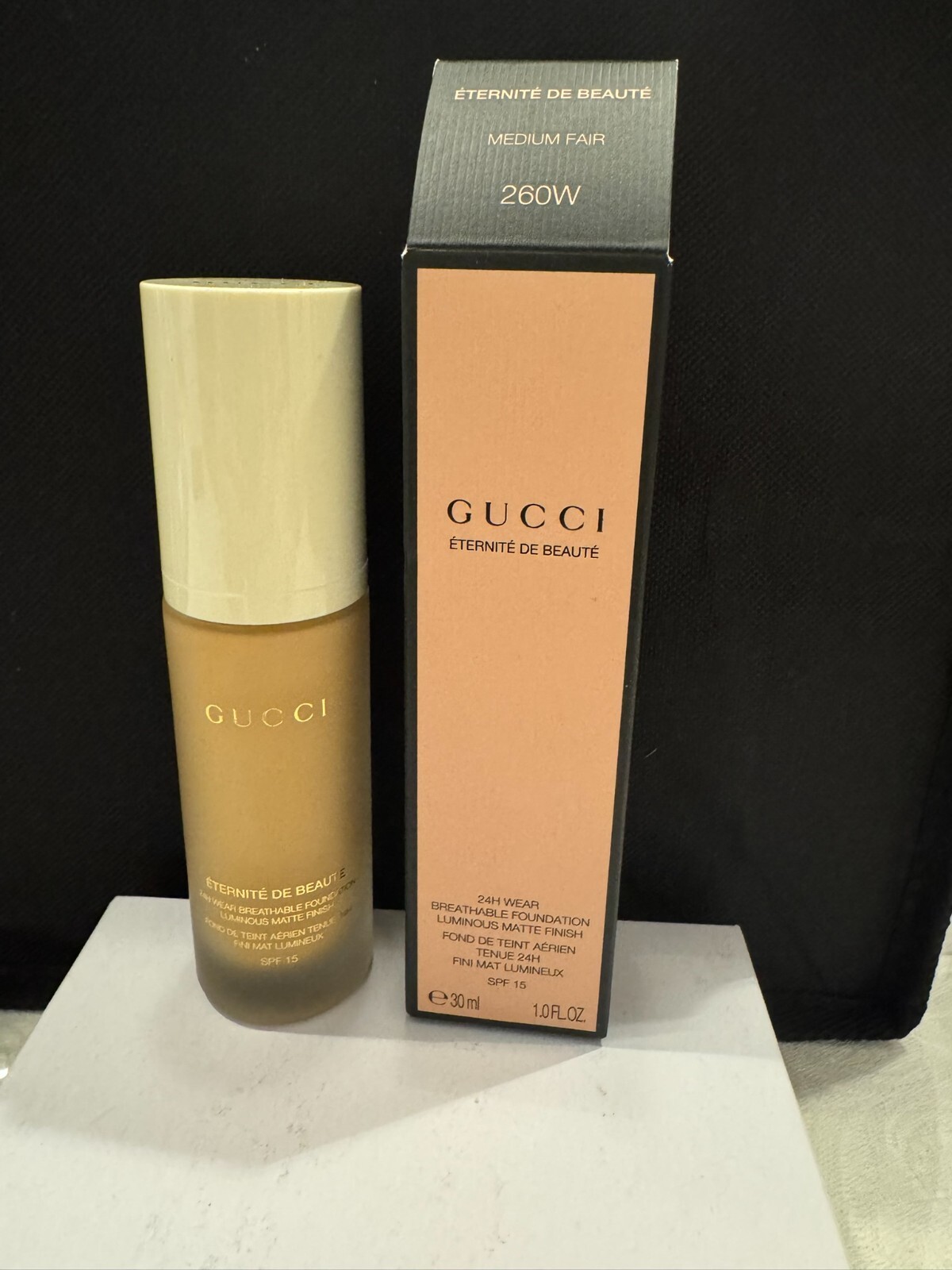 Gucci Fond De Teint Eternité flacon en verre mat de prestige pour le visage