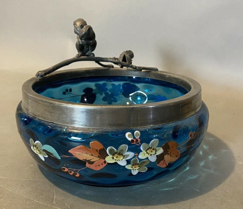 ANTIGUO TAZÓN DE TUERCA DE VIDRIO DECORADO VICTORIANO PLACA DE PLATA FIGURATIVA ARDILLA Foto 2 de 4