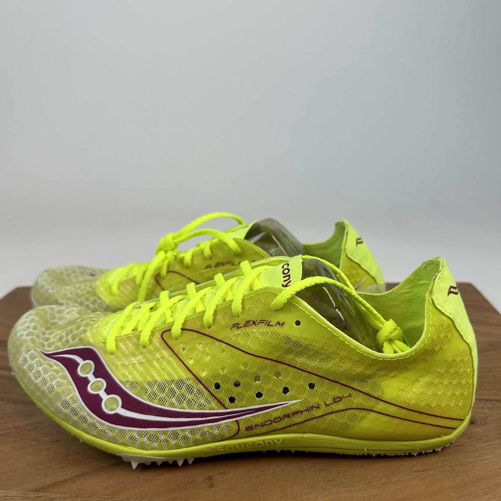 New Womens Saucony Endorphin Racing Track & Field Spiked Running Shoes Size 10 thumbnail 2