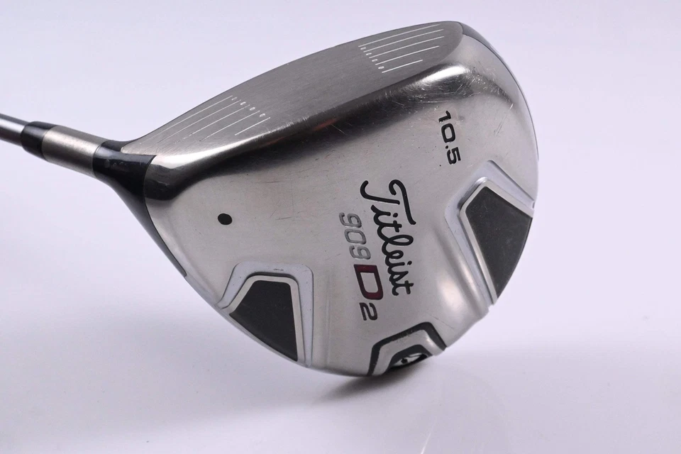 Left Hand Titleist 909 D2 Driver / 10.5 Degree / Regular Flex Diamana 65 Shaft - Image 2 of 4