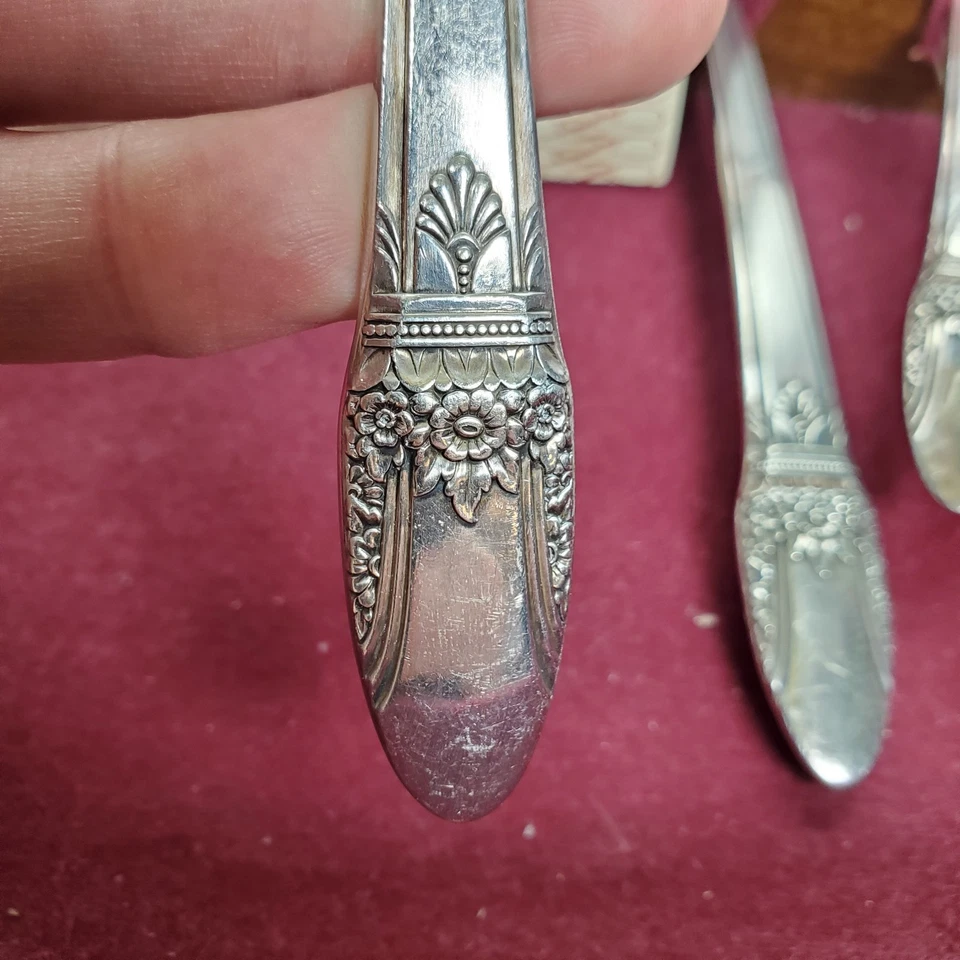 1847 ROGERS BROS 100 Aniversario SERVICIO PARA 8 CUBIERTOS PLATEADOS JUEGO 51 PIEZAS Foto 3 de 4