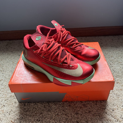Nike KD 6 Christmas Basketball Low Top Lace-Up Red/Green Size 8