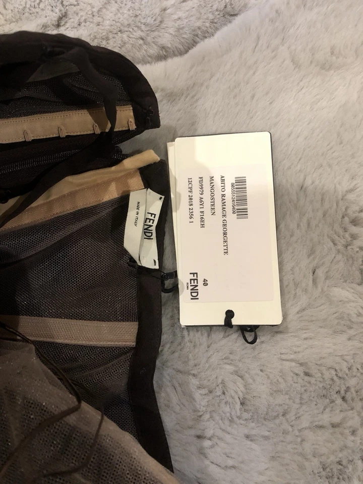 Vestido de seda Fendi tamanho 40 - Imagem 4 de 4