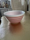 Pyrex Pink Stripe 402 1 1/2 Qt. Mixing Bowl Very Good Condition