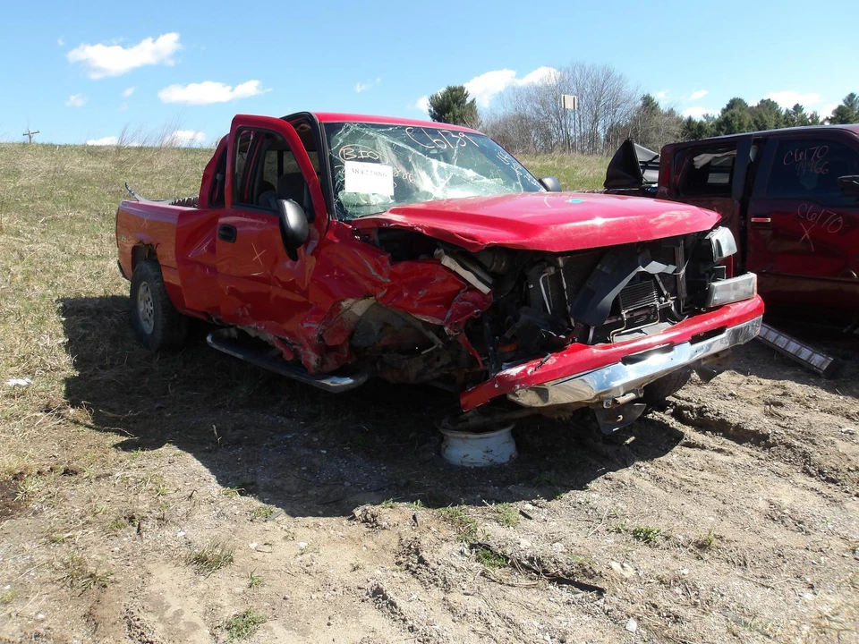 Used Washer Fluid Reservoir fits: 2007 Chevrolet Silverado 1500 pickup classic s Foto 2 de 4