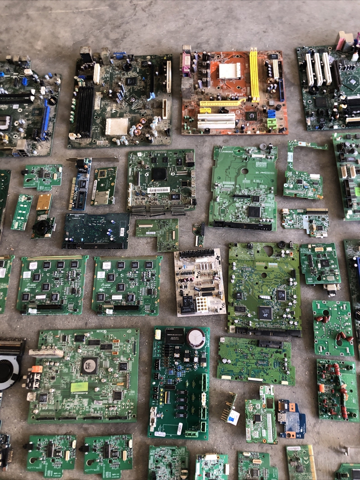 13.5lbs (60pcs)Scrap Computer Motherboards for Gold / Precious Metal