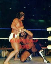 KEVIN VON ERICH VS ALEX PEREZ WRESTLER 8 X 10 WRESTLING PHOTO  WCCW NWA