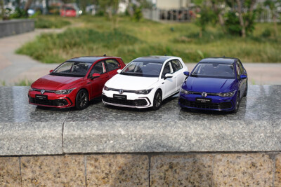 1:18 Golf 8 gen R Line Diecast Model Car Toys Collection White