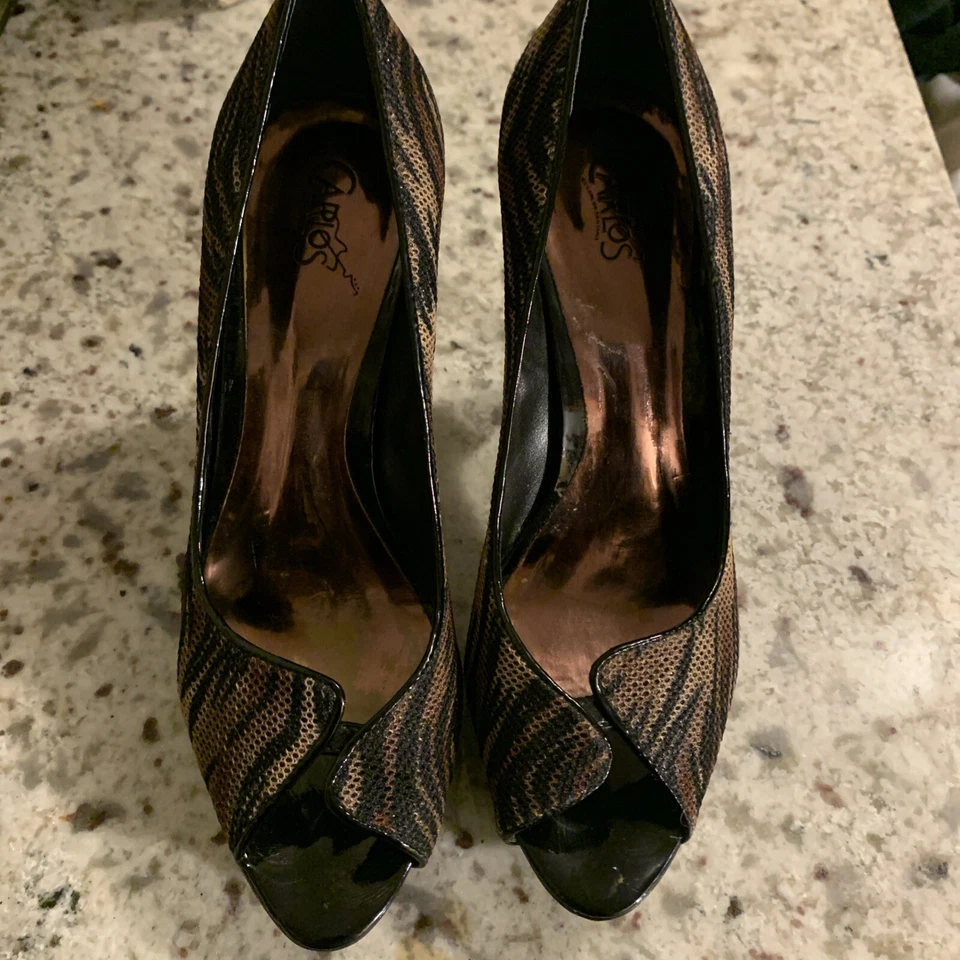 Zapatos de salón para mujer Carlos Santana Pleasure Peep-Toe marrón natural/negro serpiente talla 7,5 Foto 2 de 4