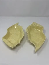 VTG Hoenig of Calif. USA, buttercream yellow Ceramic Leaf Bowls, Set Of 2