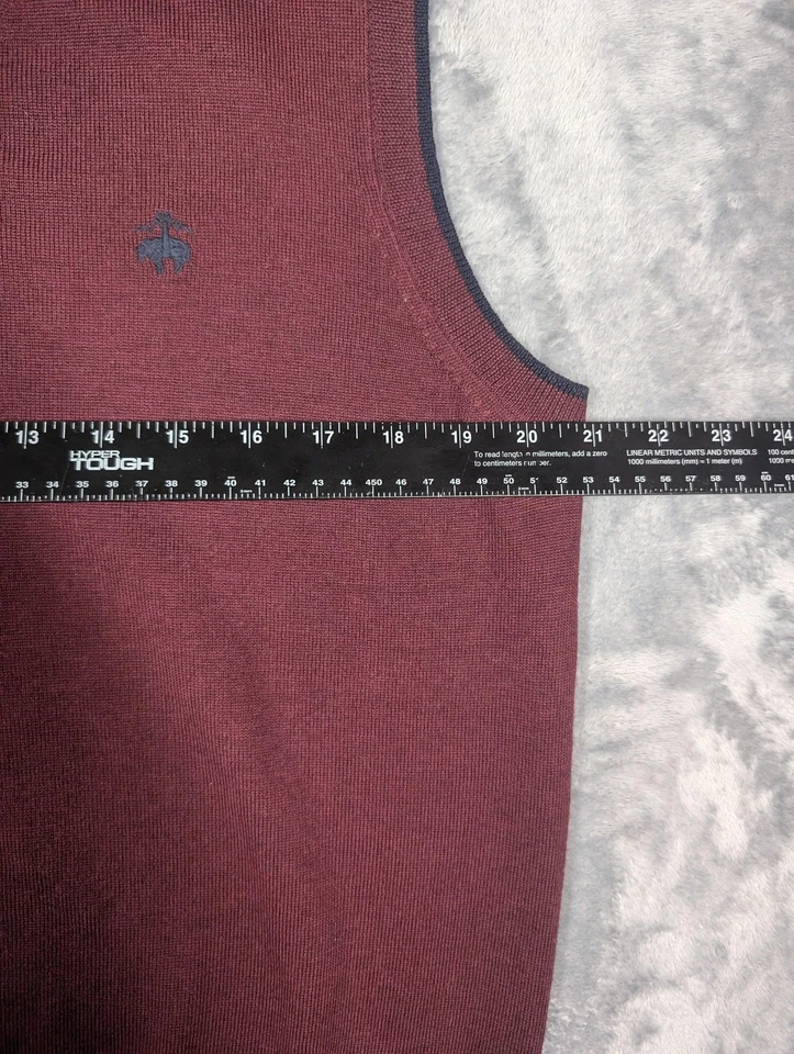 Chaleco Suéter Brooks Brothers Para Hombre Mediano Borgoña Extra Fino Merino Cuello en V Lana Foto 3 de 4