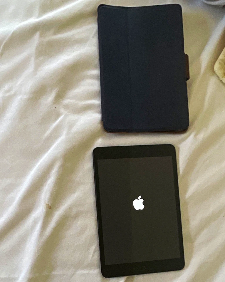 Apple iPad mini 64 · 64GB · Wi-Fi, Foto 2 von 3