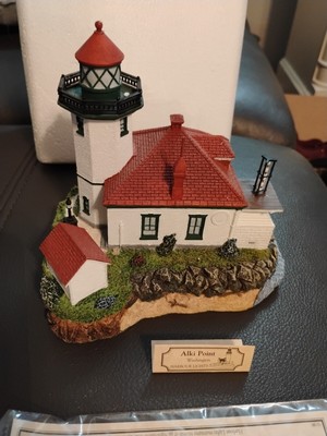 Harbour Lights Lighthouses Alki Point, WA - HL294 Mint in its original box.