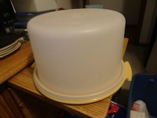 TUPPERWARE Cake Taker 683/684 Harvest Gold Sheer No Handle Melt Mark