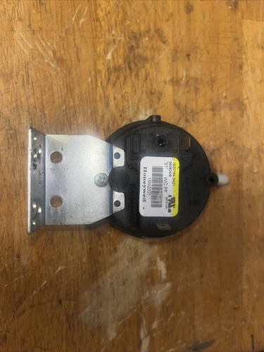 Honeywell IS20164-3421 0715D3/B Furnace Air Pressure Switch 0.31" WC B2