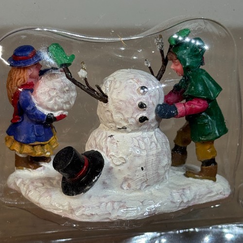 New Lemax Christmas Children Building A Snowman Holiday Village Accessory - Picture 2 of 3