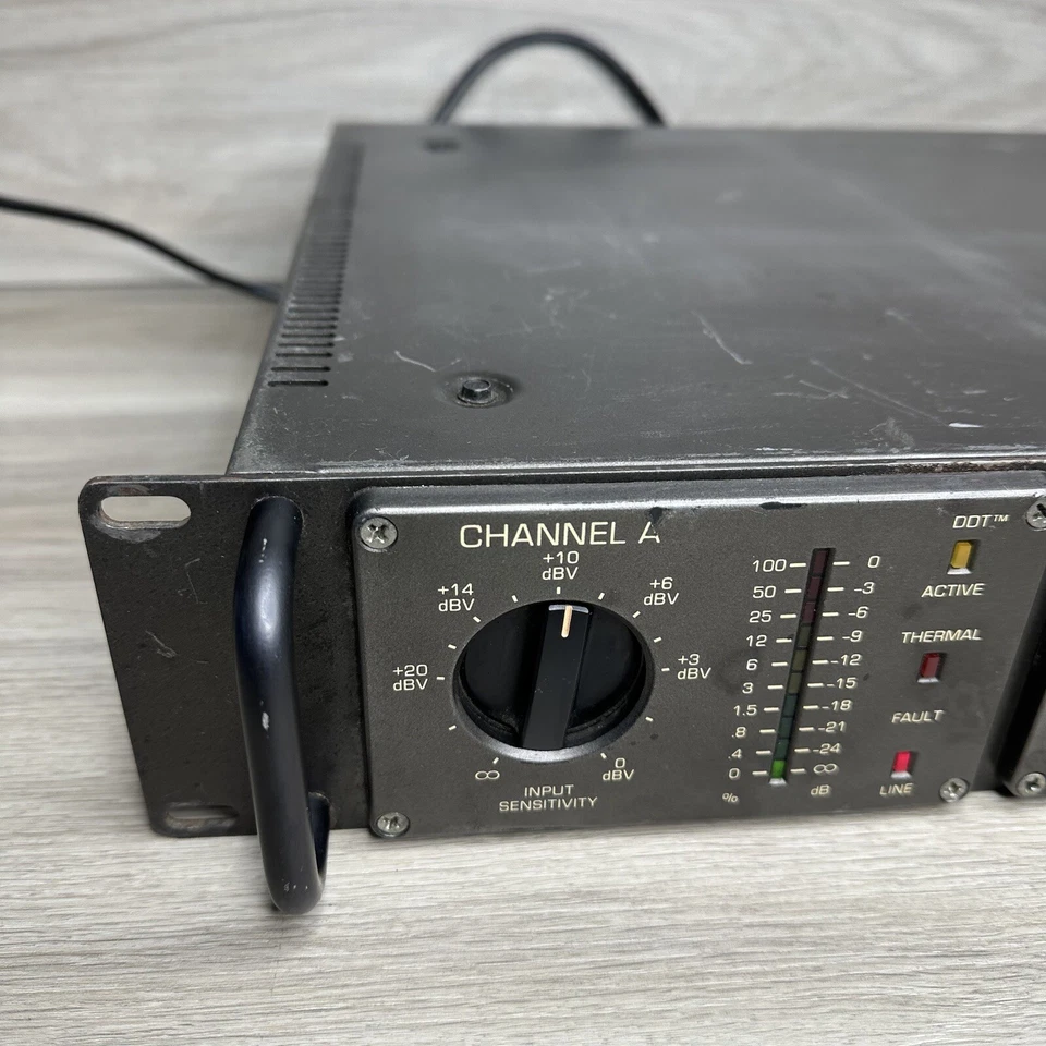 Peavey Deca 700 Digital Energy Conversion Amplifier - Image 2 of 4