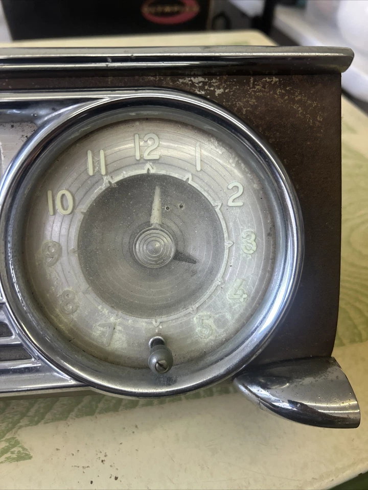 Salpicadero Packard 1949-1950 con velocímetro y reloj Foto 4 de 4