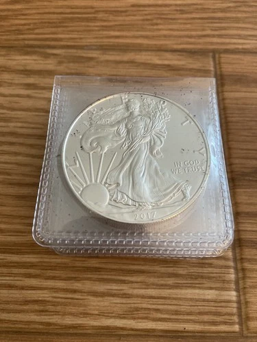 2017 $1 AMERICAN SILVER EAGLES WHOSE COINS ARE UNHANDLED -1 LOT OF 5 GEM BU