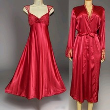 Vintage RED Embroidered Sparkle Shiny Satin Nightgown  Robe Peignoir Set M