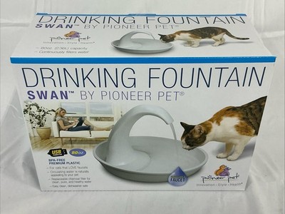 Pioneer Pet Swan Pet Drinking Fountain for Cats and Dogs - 80oz Capacity 035 New