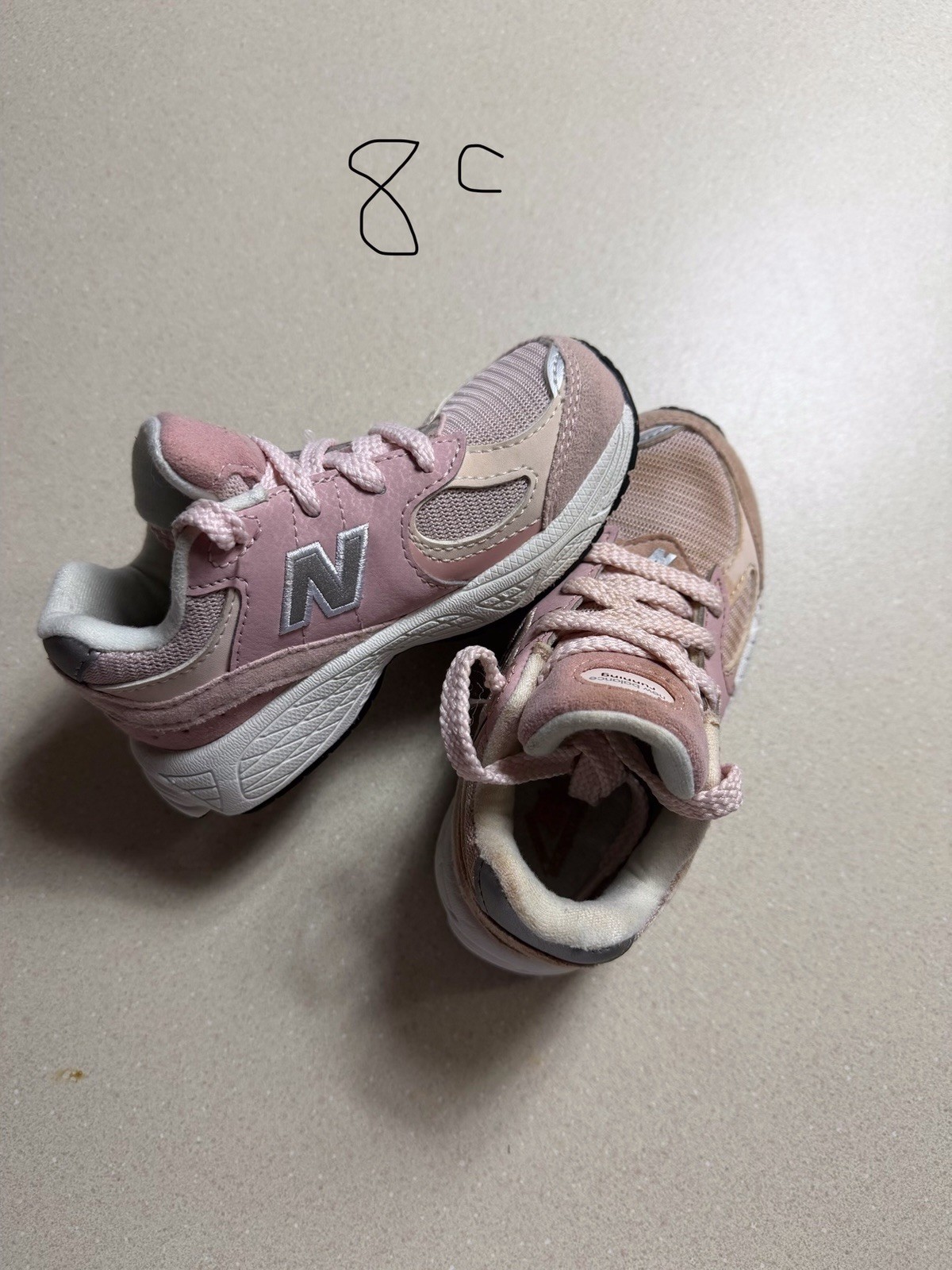 - Size 8c - Gently Worn