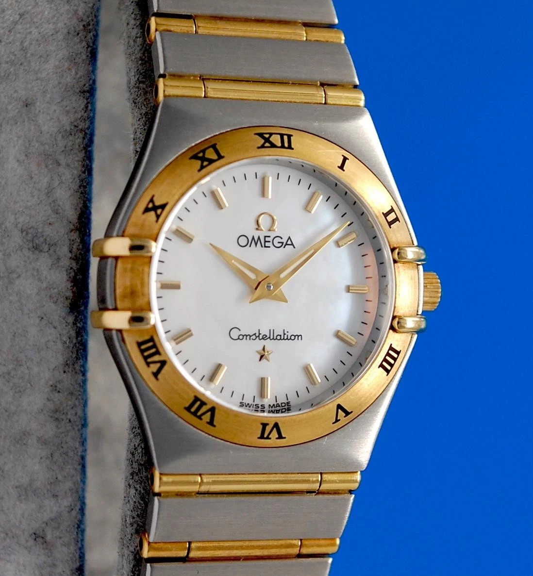 OMEGA Constellation - 26 mm, Stainless Steel, Yellow Gold for sale