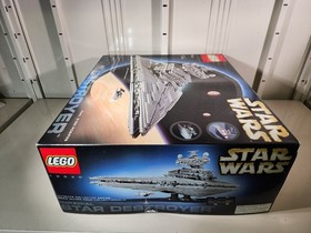 LEGO Star Wars Ultimate Collectors Series Imperial Star Destroyer 10030 New