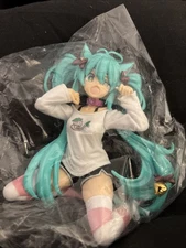 Hatsune Miku Desktop Cute figure with cat ears t shirt ver. TAITO 2024 NEW 🐱