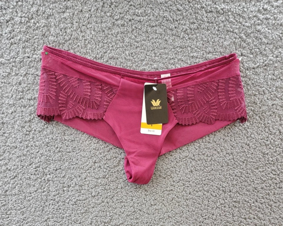 Ropa interior tanga bordada Wacoal After Dark para mujer 5-S ciruela roja Foto 2 de 4