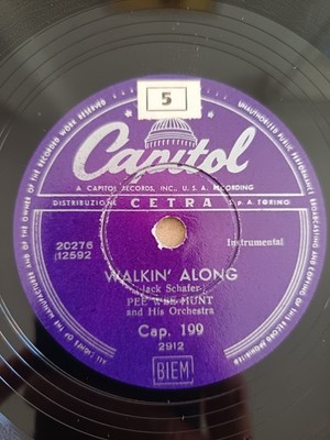 1272 78 GIRI PEE WEE HUNT AND HIS ORCHESTRA / HELP / WALKIN ALONG