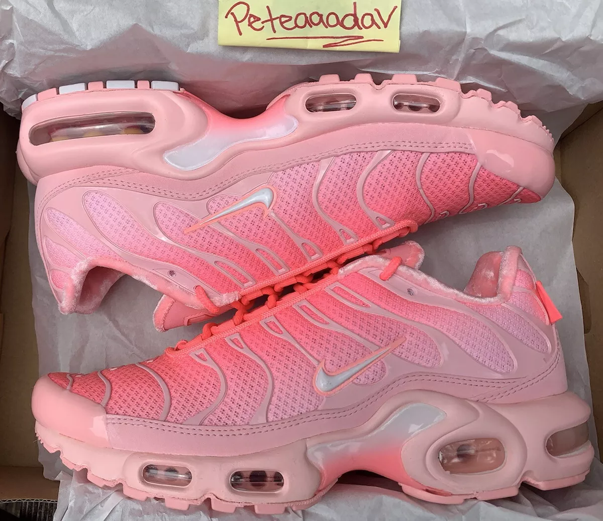 Pink nike hotsell tns